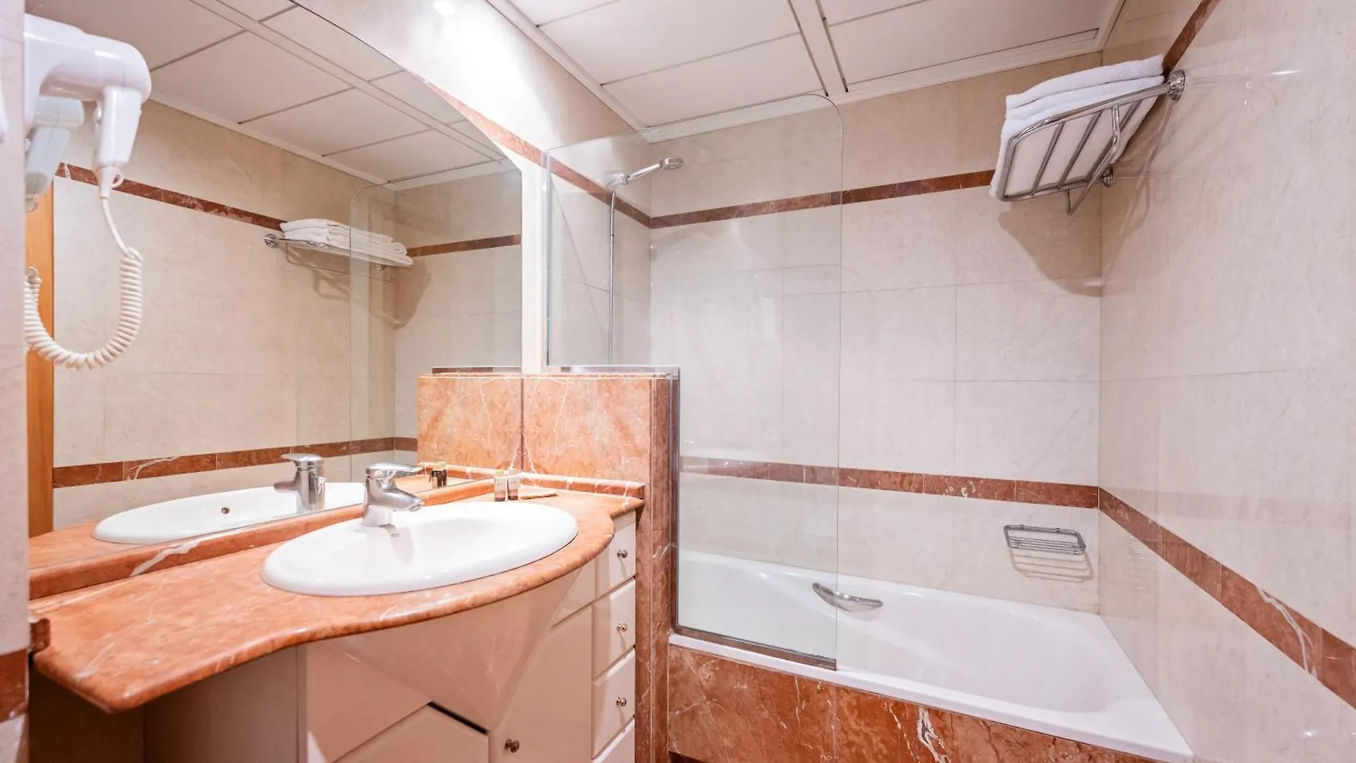 Apartaments Marina - Abapart Barcelona Apartahotel
